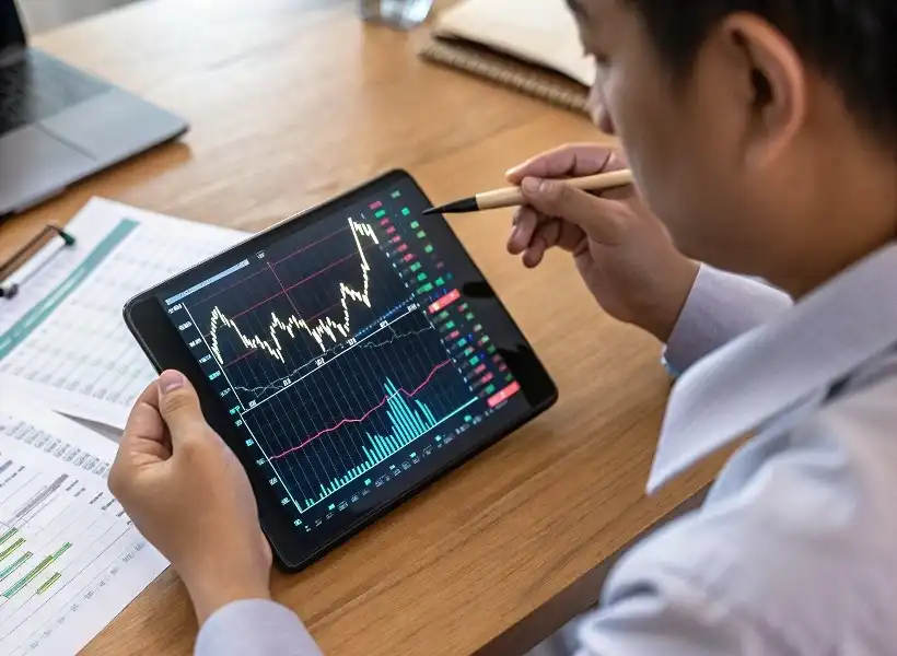 Neon Trivox AI crypto trading tool Hong Kong
